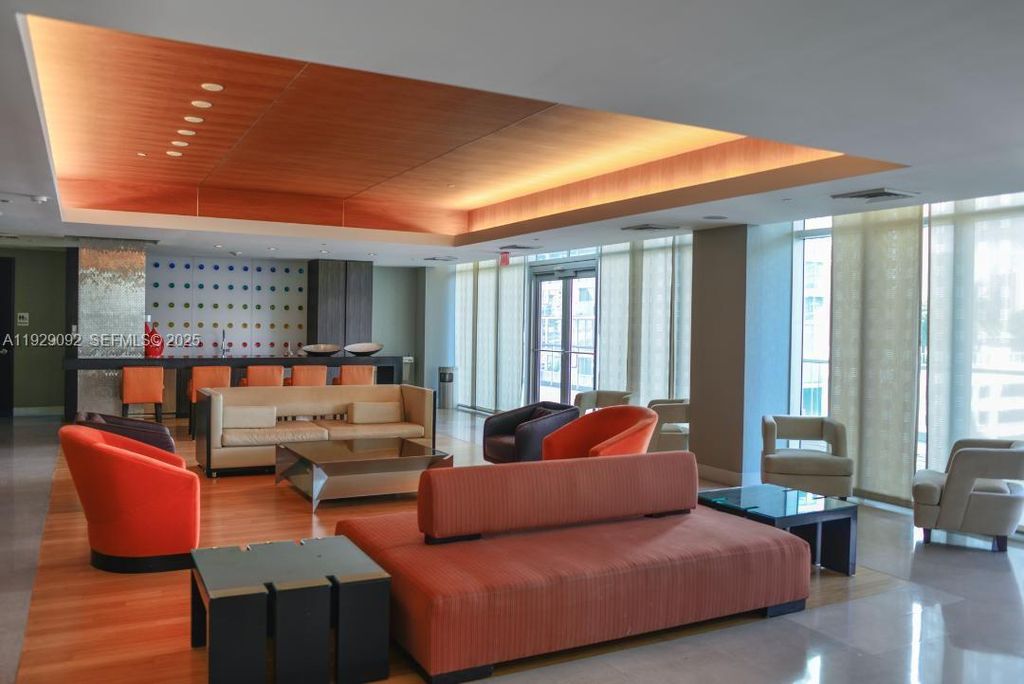 Image 11 of property listing at 55 SE 6th St 2110, Miami, FL 33131