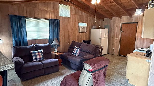 277 Camp Attrahunt Road, Monticello, KY 42633