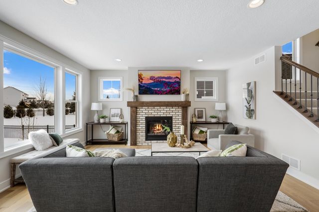 4985 Sunflower Place, Woodbury, MN 55129