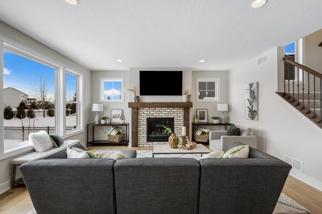 4985 Sunflower Place, Woodbury, MN 55129