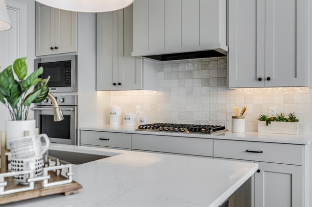 4985 Sunflower Place, Woodbury, MN 55129