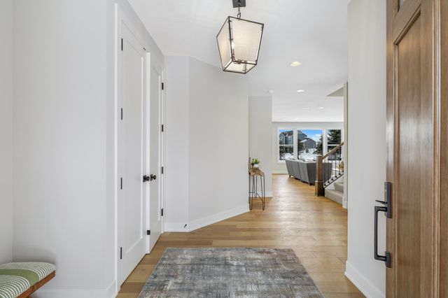 4985 Sunflower Place, Woodbury, MN 55129