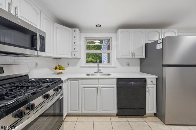 31 Glenview Dr, West Orange Twp., NJ 07052