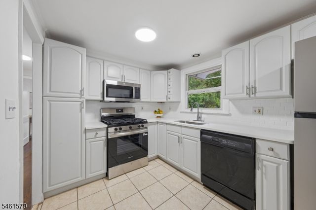 31 Glenview Dr, West Orange Twp., NJ 07052