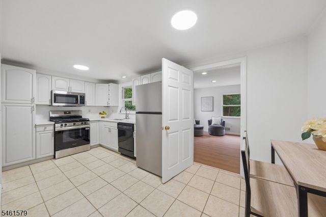 31 Glenview Dr, West Orange Twp., NJ 07052