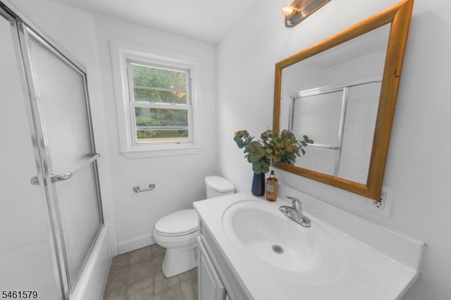 31 Glenview Dr, West Orange Twp., NJ 07052