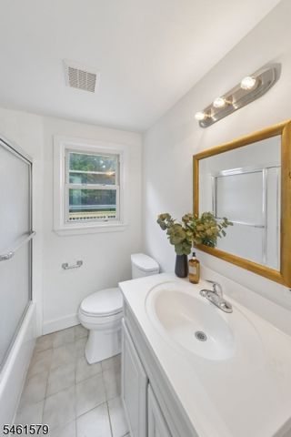 31 Glenview Dr, West Orange Twp., NJ 07052