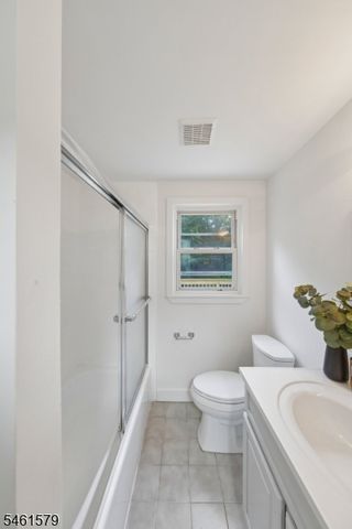 31 Glenview Dr, West Orange Twp., NJ 07052