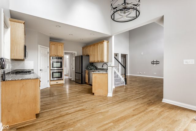 14152 Ledgewood Way, Carmel, IN 46032