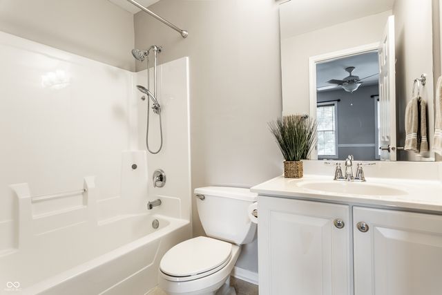 14152 Ledgewood Way, Carmel, IN 46032