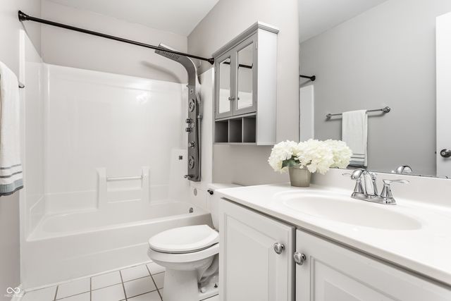 14152 Ledgewood Way, Carmel, IN 46032