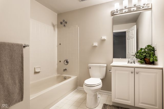14152 Ledgewood Way, Carmel, IN 46032