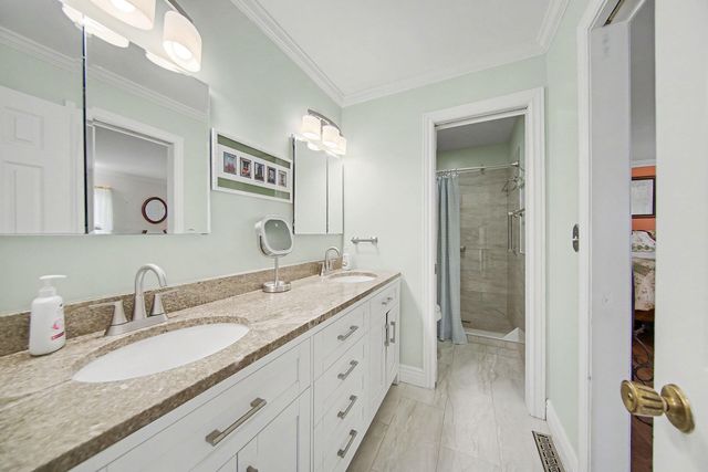 19840 Queens Court, Manchester, MI 48158