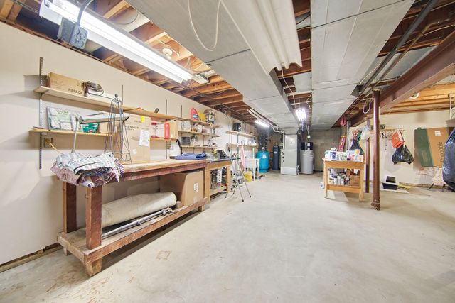 19840 Queens Court, Manchester, MI 48158