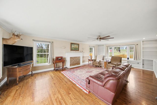 19840 Queens Court, Manchester, MI 48158