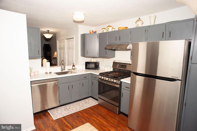 6 WELLINGTON, East Windsor, NJ 08520