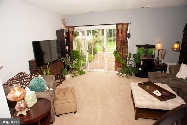 6 WELLINGTON, East Windsor, NJ 08520