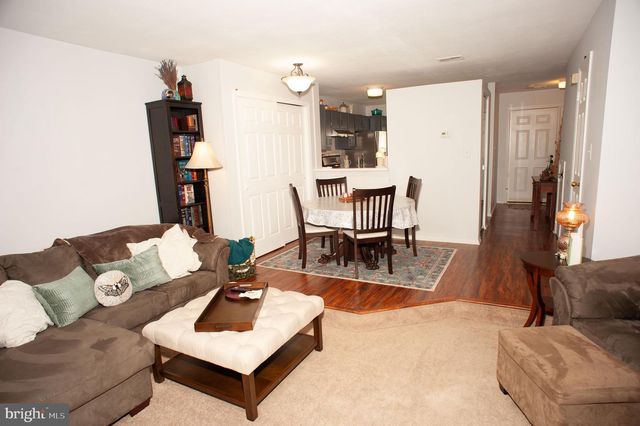 6 WELLINGTON, East Windsor, NJ 08520
