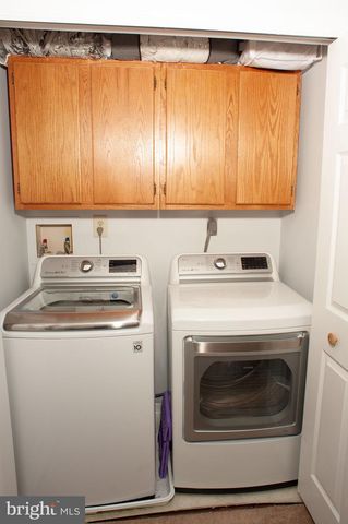 6 WELLINGTON, East Windsor, NJ 08520