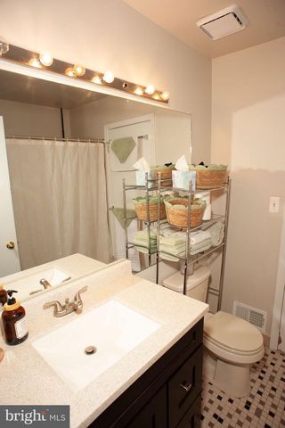 6 WELLINGTON, East Windsor, NJ 08520