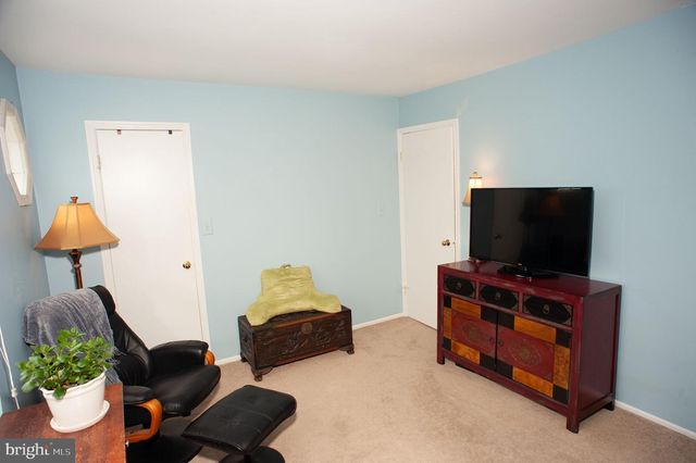 6 WELLINGTON, East Windsor, NJ 08520