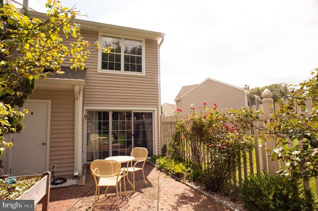 6 WELLINGTON, East Windsor, NJ 08520