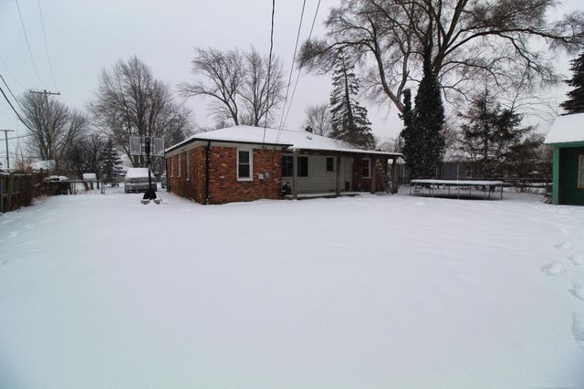 7821 Powers Court, Shelby Twp, MI 48317