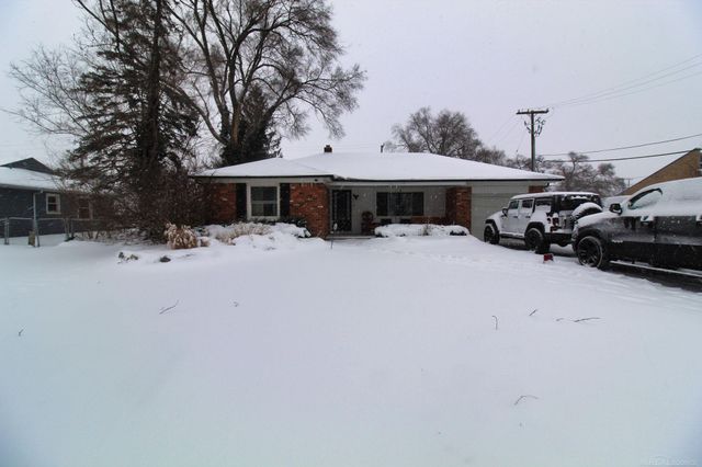 7821 Powers Court, Shelby Twp, MI 48317