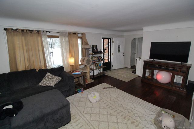 7821 Powers Court, Shelby Twp, MI 48317