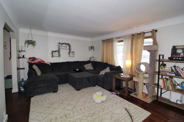 7821 Powers Court, Shelby Twp, MI 48317