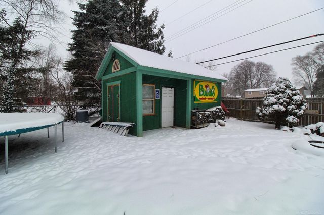 7821 Powers Court, Shelby Twp, MI 48317