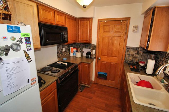 7821 Powers Court, Shelby Twp, MI 48317