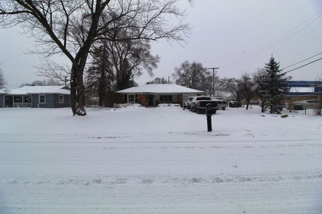 7821 Powers Court, Shelby Twp, MI 48317