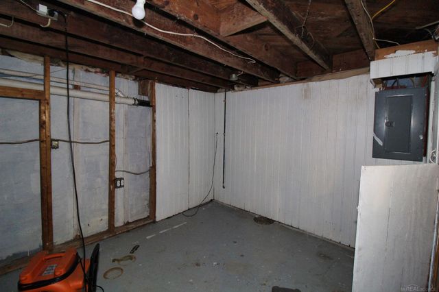 7821 Powers Court, Shelby Twp, MI 48317