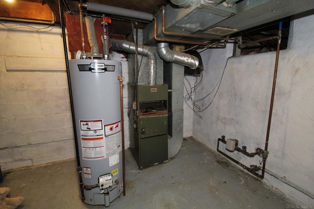 7821 Powers Court, Shelby Twp, MI 48317