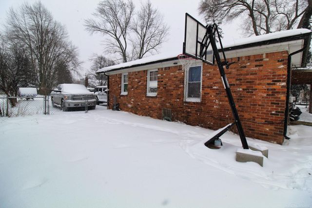 7821 Powers Court, Shelby Twp, MI 48317