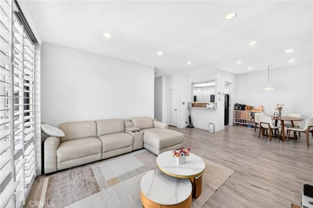533 S St Andrews Place 408, Los Angeles, CA 90020