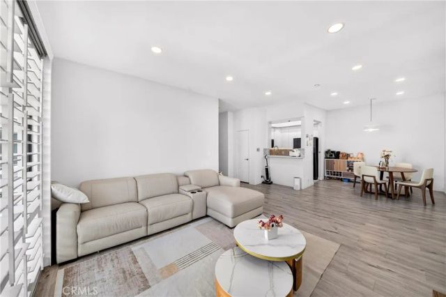 533 S St Andrews Place 408, Los Angeles, CA 90020