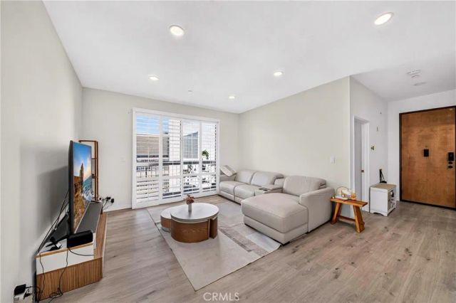 533 S St Andrews Place 408, Los Angeles, CA 90020