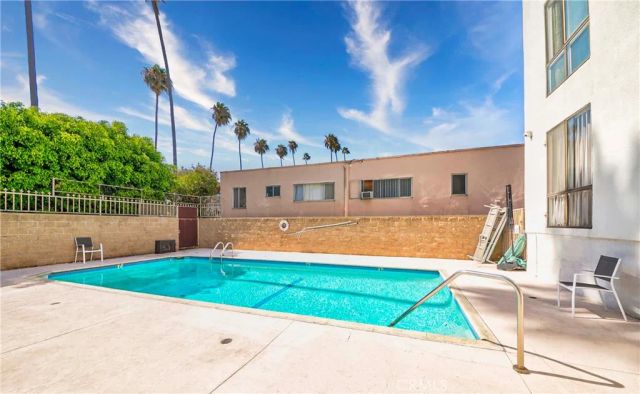 533 S St Andrews Place 408, Los Angeles, CA 90020