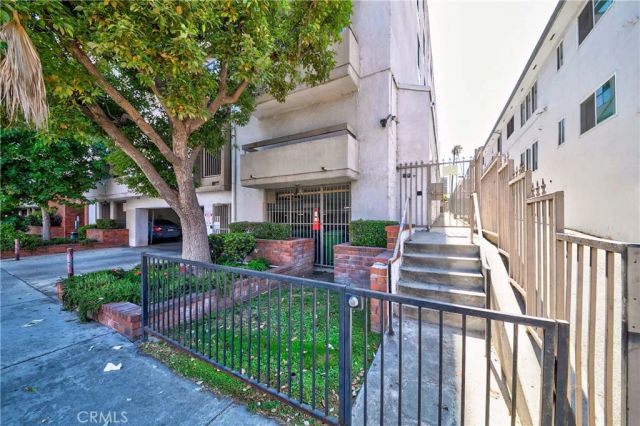 533 S St Andrews Place 408, Los Angeles, CA 90020