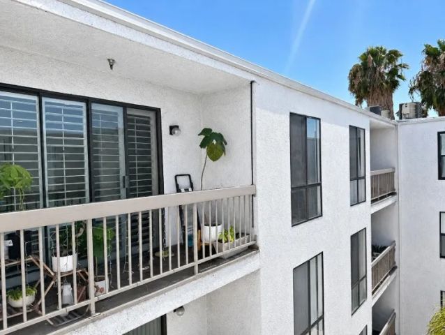 533 S St Andrews Place 408, Los Angeles, CA 90020
