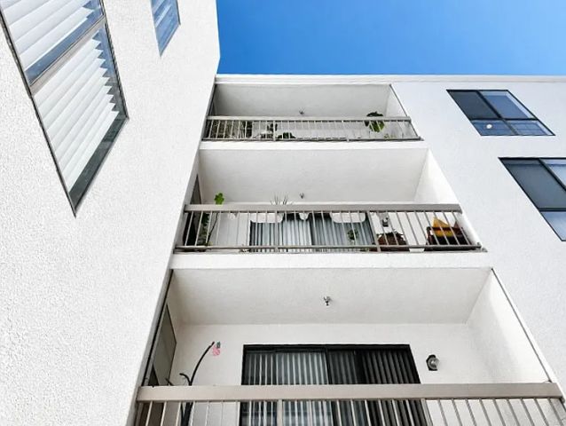 533 S St Andrews Place 408, Los Angeles, CA 90020