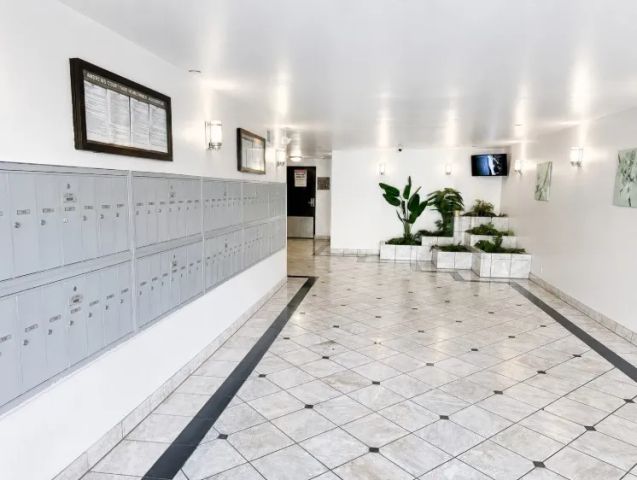 533 S St Andrews Place 408, Los Angeles, CA 90020