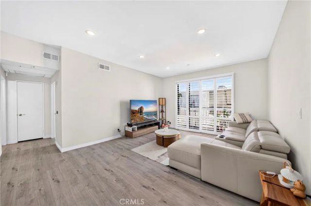 533 S St Andrews Place 408, Los Angeles, CA 90020