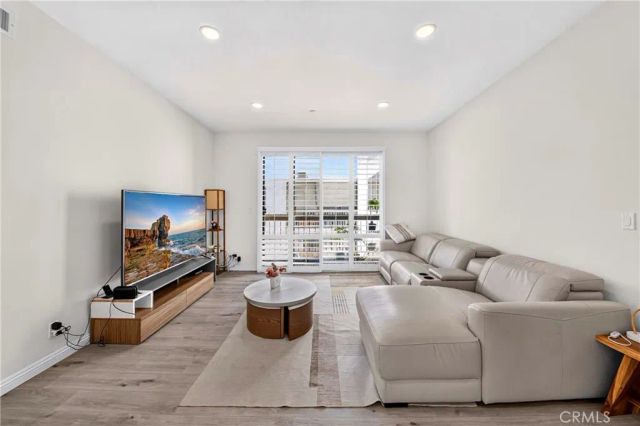 533 S St Andrews Place 408, Los Angeles, CA 90020
