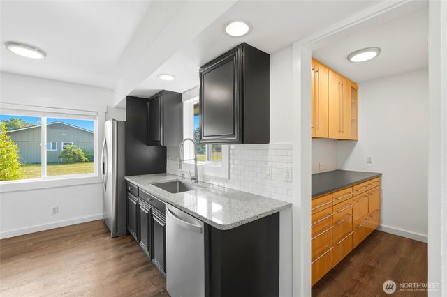8145 Sandy Hook Terrace, Clinton, WA 98236