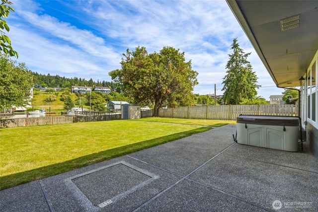 8145 Sandy Hook Terrace, Clinton, WA 98236