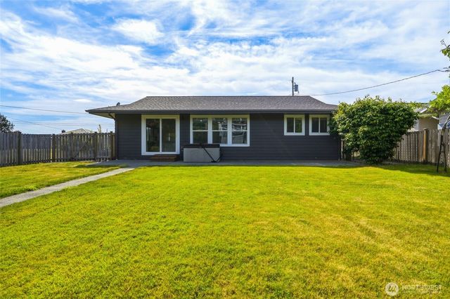 8145 Sandy Hook Terrace, Clinton, WA 98236