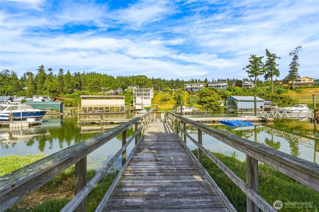 8145 Sandy Hook Terrace, Clinton, WA 98236